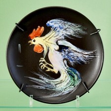 assiette Louis GIRAUD  VALLAURIS décor barbotine coq