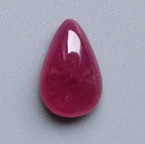 Cabochon rubis pierre