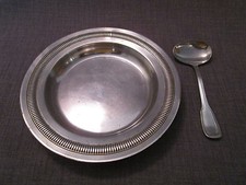 Assiette d'enfant et cuillère en métal argenté ancienne  