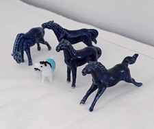 6 Chevaux du Bonheur en Porcelaine, 4 bleu + 2 petits Blanc 