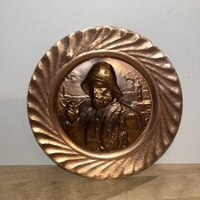 Assiette Décorative En Cuivre Repoussé Martelé Décor Marin À La Pipe