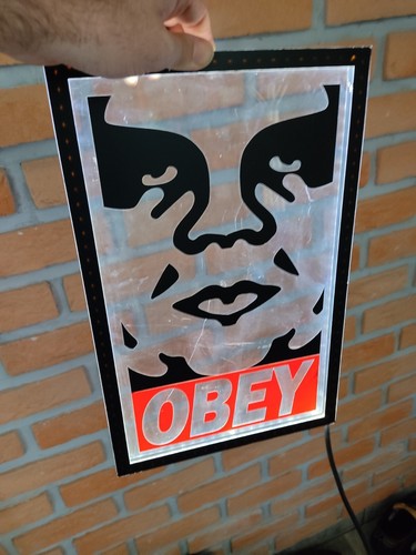 Cadre lumineux obey - cadre,
