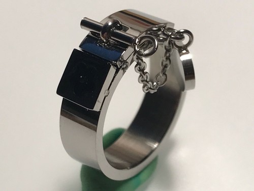 Bague neuve breloque medaille - neuve,