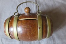 Ancienne tirelire en bois