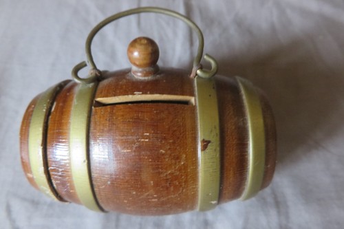 Ancienne tirelire bois - en,