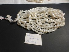 TOP RARE SUR LE MARCHE 654 perles anciennes en nacre véritable sur fils d'origin