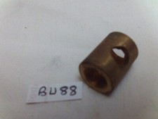 Ancien raccord étrier en laiton  pas de 10 x 0,9 mm, pour passage de fil ( BU88)