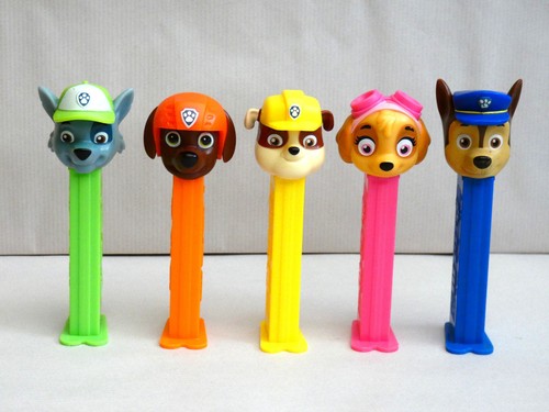 Lot distributeurs pez pat - de,