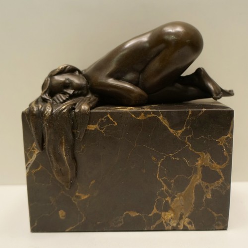 Statue sculpture demoiselle - statue,