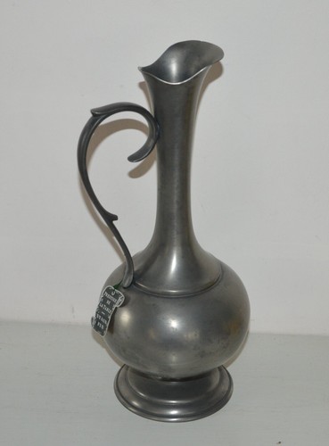 Ancien vase aiguière