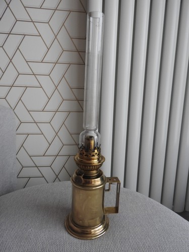 Ancienne lampe - lampe, a