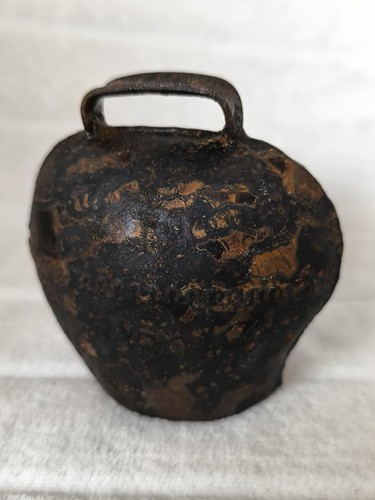 Ancienne cloche alpage - alpage, bovin