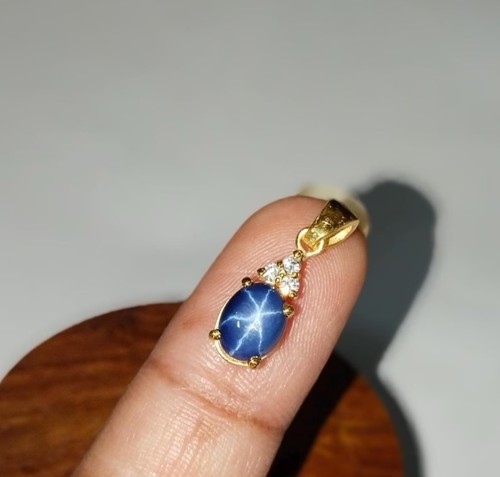 Pendentif saphir étoile bleue