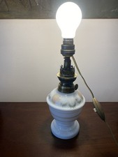 Pied de lampe à pétrole en