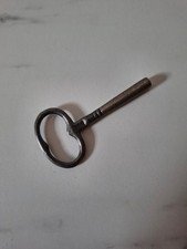 Clé horloge pendule remontoir ancien en fer Clef Carré 4,25 mm - N° 8