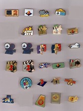 pin's média télévision / Antenne 2 - France 2 (versions différentes au choix)