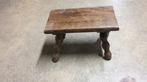 Ancien tabouret repose - ancien, pieds