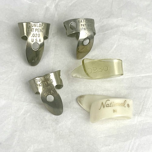 Lot vintage finger picks - finger,