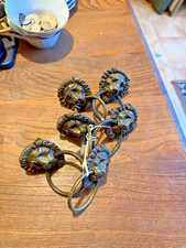 LOT DE 6 POIGNEES DE COMMODE EN BRONZE  EMPIRE à décor de tête de lion