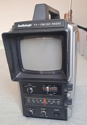 Combiné radio go - tv, fm/go