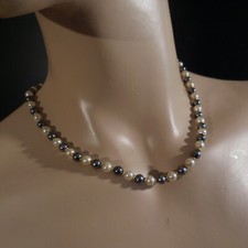 Collier perles VB blanc gris