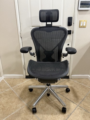 Herman miller aeron - miller, size