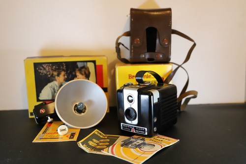 Lot kodak brownie flash - flash, camera