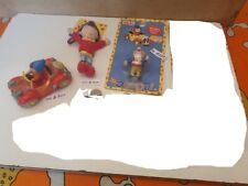 (02B) FIGURINES et voitures