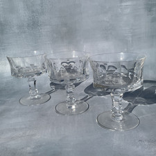 3 verres coupes à champagne