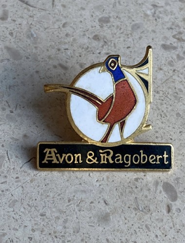 Pin avon ragobert chasse - pin’s,