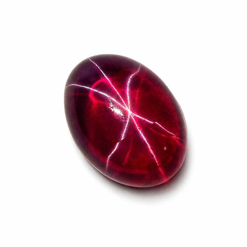 Rubis étoile rouge naturelle