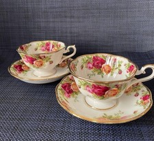 Paire de soucoupes Royal Albert Old Country Rose Cup Bone China England vaiss...