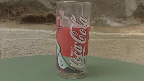 Verre coca cola 1999 - verre, dans