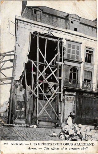 Cpa militaire arras les - militaire,