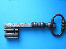 Ancienne   Sa Clé fer forgé embout forme Triangle