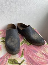 Ancienne Paire De Galoches Cuir Bois Clou Deco Rétro Art Populaire Vintage