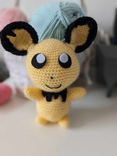 Pichu sur Pokémon, doudou peluche fait main au crochet neuf