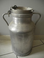 ancien bidon lait Hugonnet