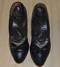 ANCIENNE PAIRE DE CHAUSSURE EN