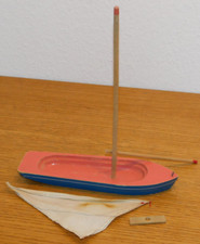 ANCIEN bateau voilier de bassin VINTAGE JOUET en BOIS coque VOILE tirot borda ??