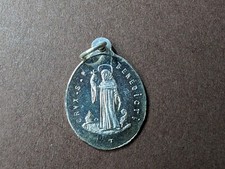 Médaille religieuse en métal de Saint Benoît,-Ref 71