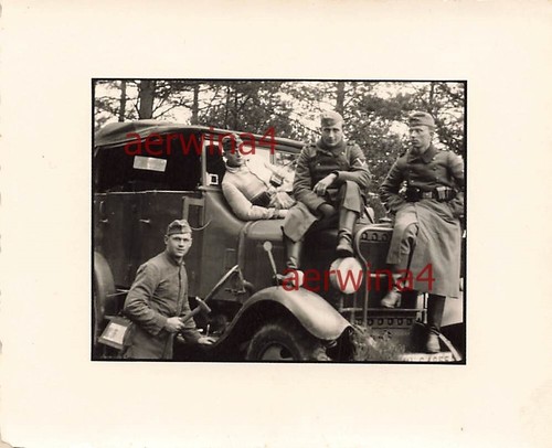 Soldats allemands avec camion