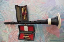 BOMBARDE "CAMAC" FOLKLORE BRETON ANCIEN INSTRUMENT A VENT + 2 COFFRETS D'EMBOUTS