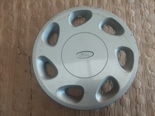 1 enjoliveur d´origine  FORD