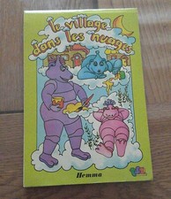 vintage livre JEUX et loisirs, coloriages LE VILLAGE DANS LES NUAGES an 80 rare