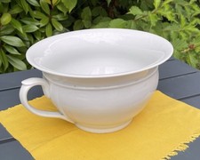 Pot de chambre en porcelaine blanche Ancien