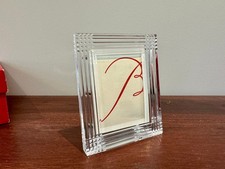 Baccarat : petit cadre à photo en cristal