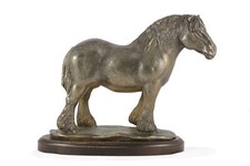 Figurine De Cheval En Bois