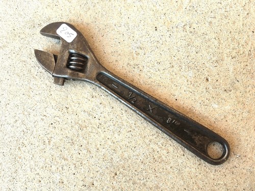 Old tool outil - old,