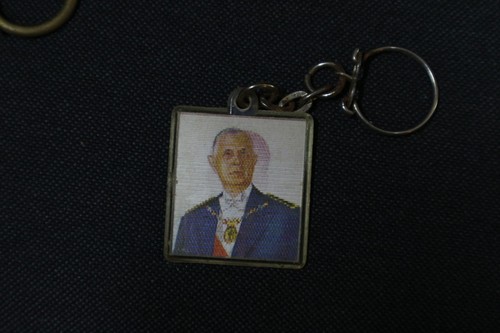 Ancien porte cle publicitaire - cle,